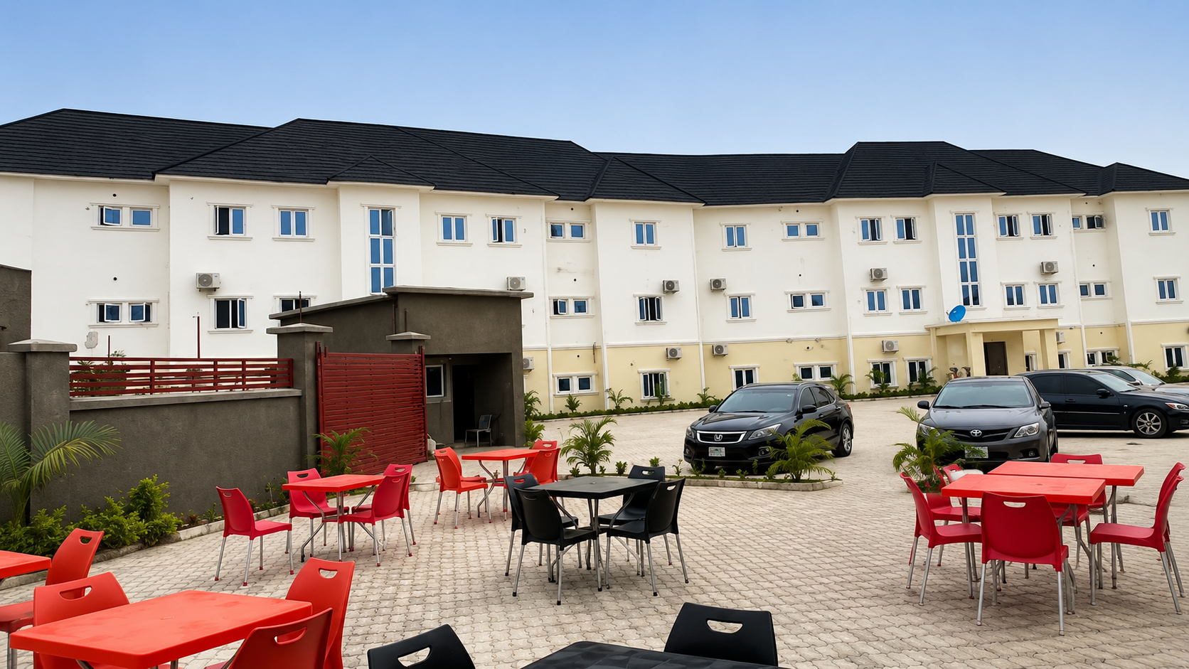 Lakeside Apartments exterior